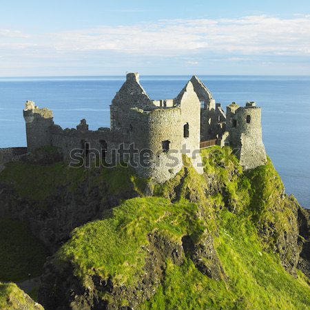 Ruines kasteel noordelijk Ierland gebouw zee Stockfoto © phbcz