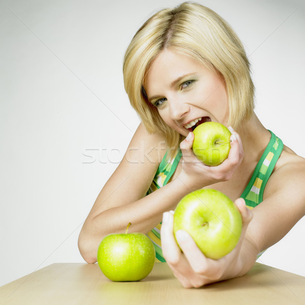 Stok fotoğraf: Kadın · elma · meyve · genç · tek · başına · gençlik