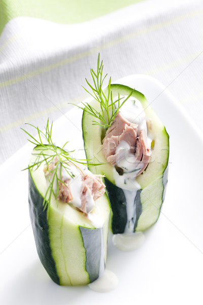 Tonhal saláta uborka tányér zöldség étel edény Stock fotó © phbcz