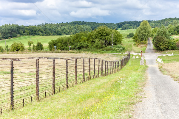 Demir perde Çek Cumhuriyeti çit hapis yol Stok fotoğraf © phbcz