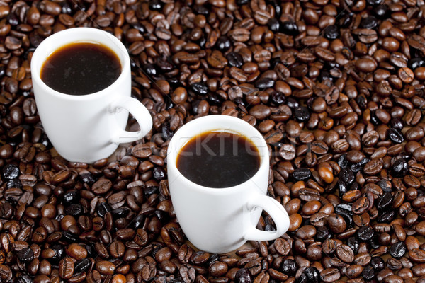 Stilleven koffiekopjes koffiebonen cafe witte object Stockfoto © phbcz