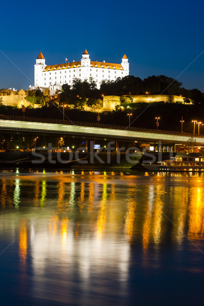 Bratislava castel noapte Slovacia oraş călători Imagine de stoc © phbcz