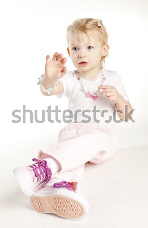 Oturma küçük kız kolye kız moda Stok fotoğraf © phbcz