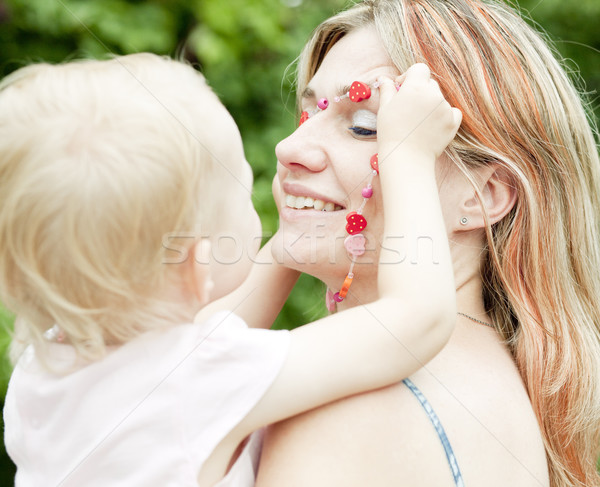 Portret moeder weinig dochter vrouw meisje Stockfoto © phbcz