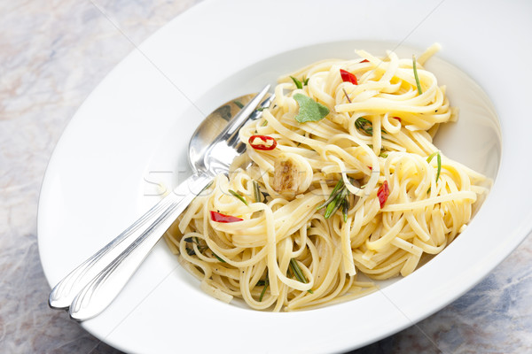 Spagetti Türkiye et adaçayı kırmızı biber plaka Stok fotoğraf © phbcz