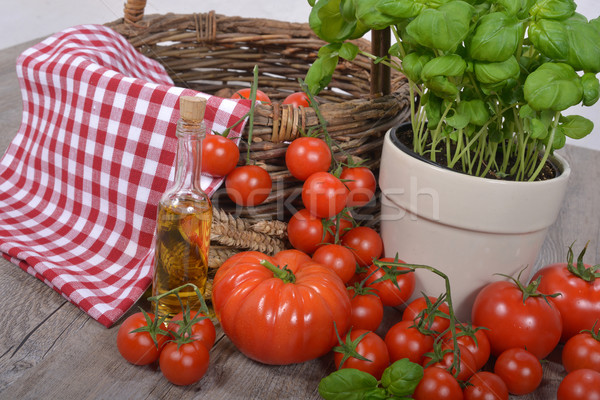 Farklı domates zeytinyağı küçük şişe çim Stok fotoğraf © philipimage