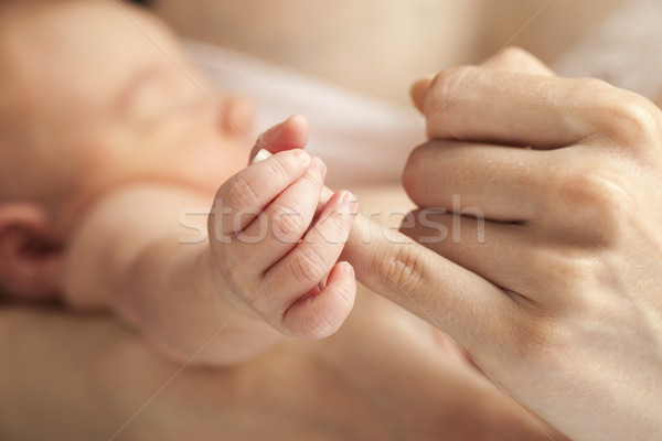 Foto stock: Recién · nacido · bebé · madres · mano · primer · plano