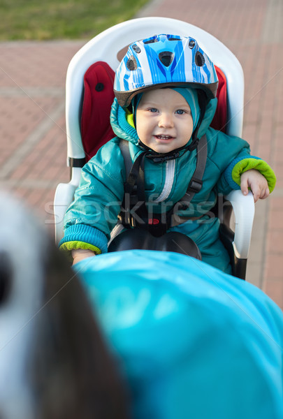 Kicsi fiú ülés bicikli mögött anya Stock fotó © photobac