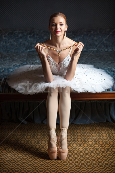 Baleriny perła naszyjnik uśmiechnięty luksusowe Zdjęcia stock © photobac