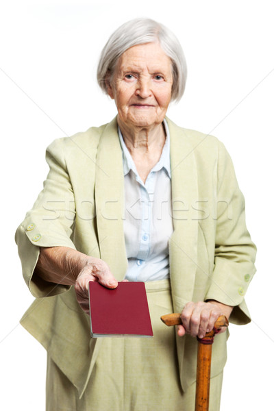 Foto stock: Senior · mulher · passaporte · branco · em · pé · negócio