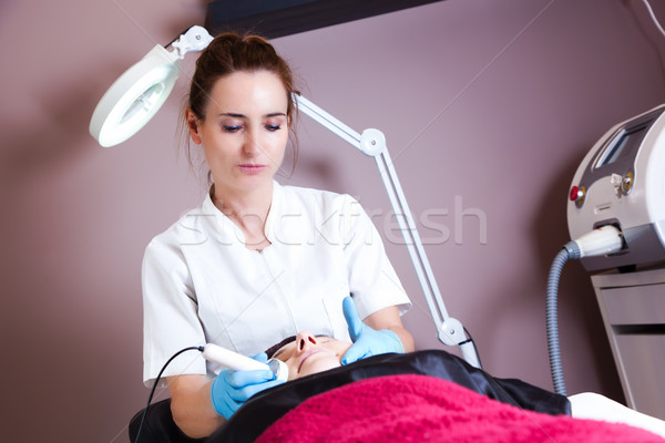 Modern salon de cosmetica muncă frumuseţe medicină Imagine de stoc © photocreo