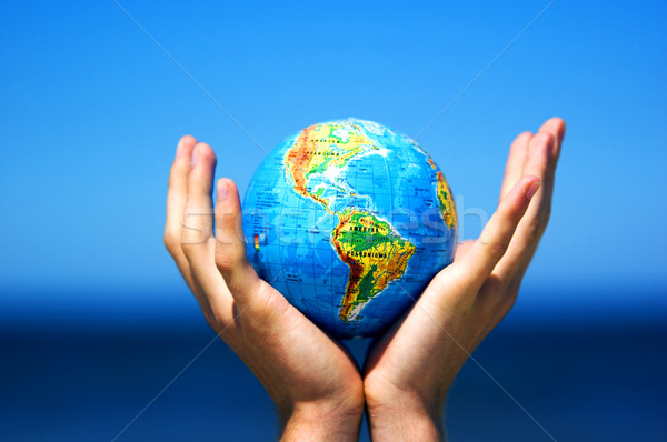 Pământ glob mâini imagine protejat protecţie Imagine de stoc © photocreo
