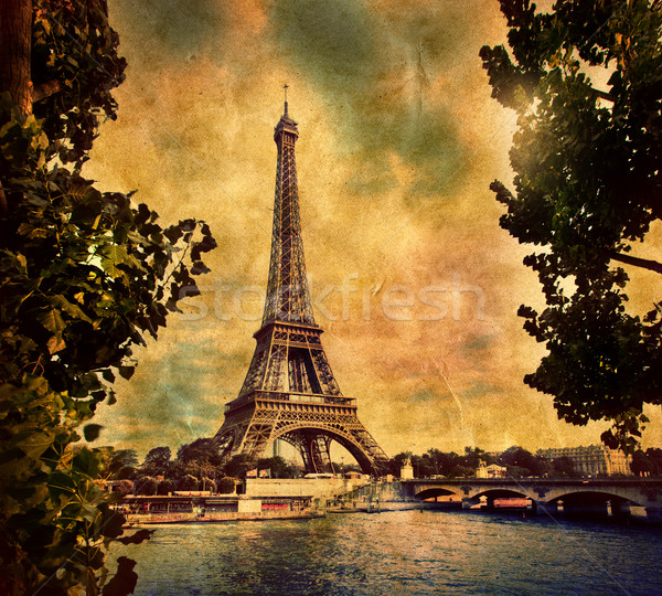 Wieża Eiffla Paryż w stylu retro vintage miasta drzew Zdjęcia stock © photocreo