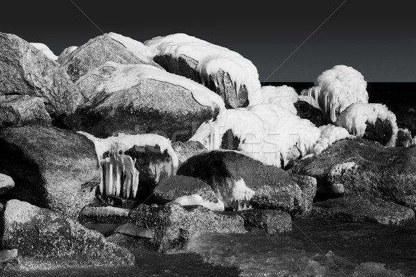 [[stock_photo]]: Glaciale · roches · océan · blanc · noir · photos