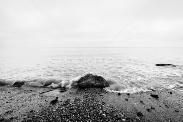 Nostaljik deniz dalgalar kaya siyah beyaz Stok fotoğraf © photocreo