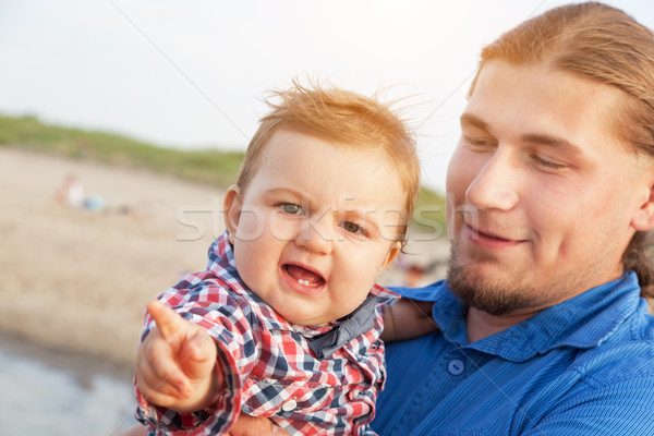 Genç baba çocuk plaj komik Stok fotoğraf © photocreo