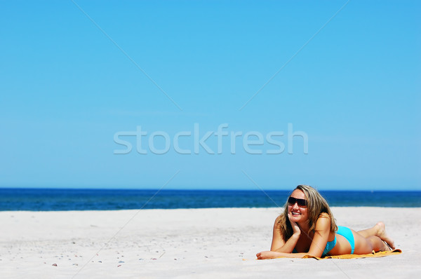 Stock fotó: Gyönyörű · nő · tengerpart · megnyugtató · hasznos · copy · space · víz