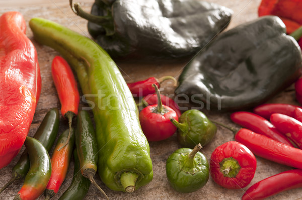 Nagy válogatás forró chilipaprika jalapeno cayenne Stock fotó © photohome