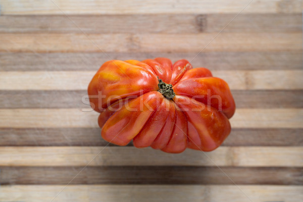 świeże befsztyk pomidorów rustykalny tabeli tle Zdjęcia stock © Photooiasson