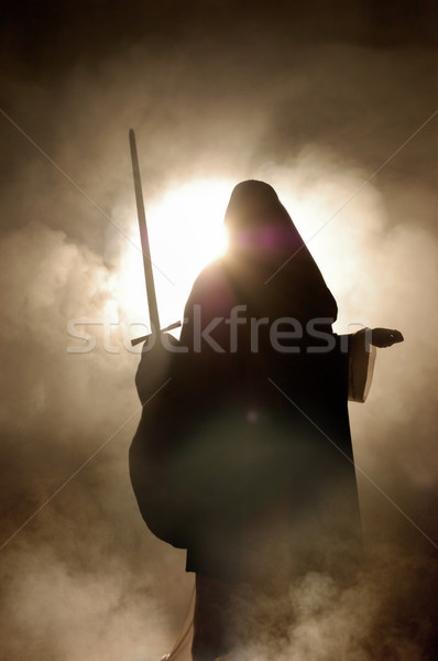 árabe mulher aparência espada mão luz Foto stock © Photooiasson