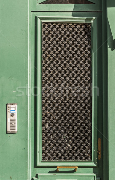 Foto stock: Antiguos · verde · puerta · timbre · de · la · puerta · madera