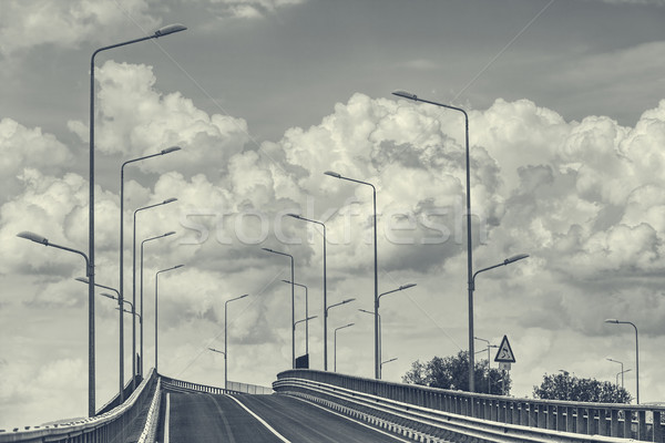 Foto stock: Vacío · interestatal · carretera · carretera · lámpara · nubes