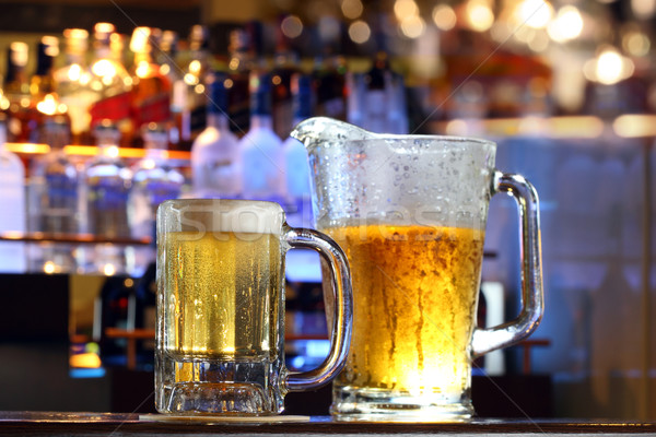 Bier geserveerd bar koud achtergrond Stockfoto © photosoup