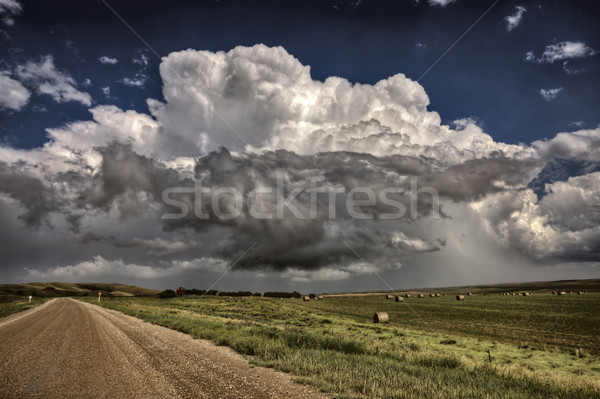 Burzowe chmury saskatchewan chmury żwiru drogowego niebo charakter Zdjęcia stock © pictureguy