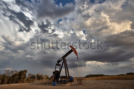 Olaj benzinkút pumpa préri tájkép Saskatchewan Kanada Stock fotó © pictureguy