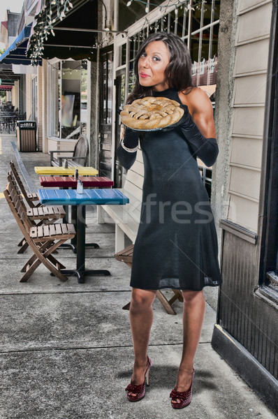 Nő pite gyönyörű nő tart frissen sült Stock fotó © piedmontphoto