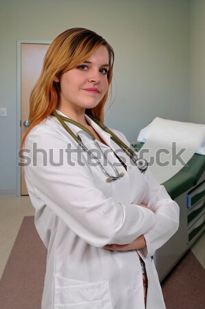 Сток-фото: врач · красивой · молодые · женщины · служба · улыбка