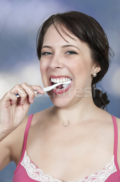 Schöne Frau gut mündliche Zahnpflege Stock foto © piedmontphoto