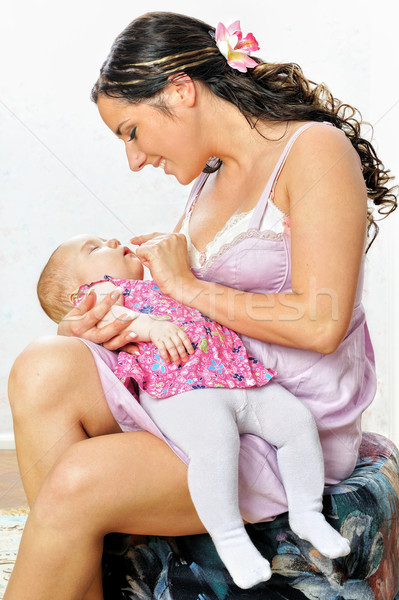 Hermosa madre dormir bebé manos recién nacido Foto stock © Pilgrimego