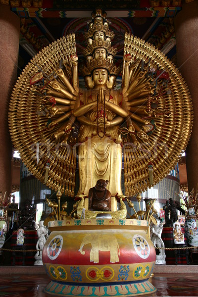 Golden tausend Hände asian Frieden Statue Stock foto © pinkblue