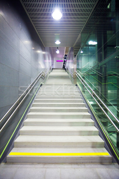 Schody wewnątrz publicznych metra stacja Wiedeń Zdjęcia stock © pixachi