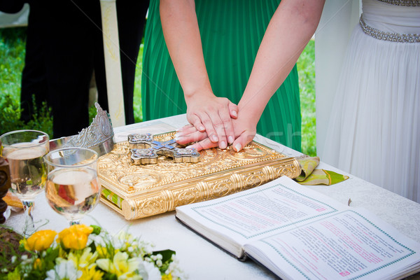 Kezek Biblia esküvői ceremónia könyv pár szépség Stock fotó © pixachi