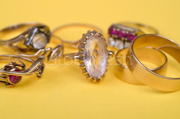 Ringe Gold Schmuck gelb Licht Stock foto © pixelman