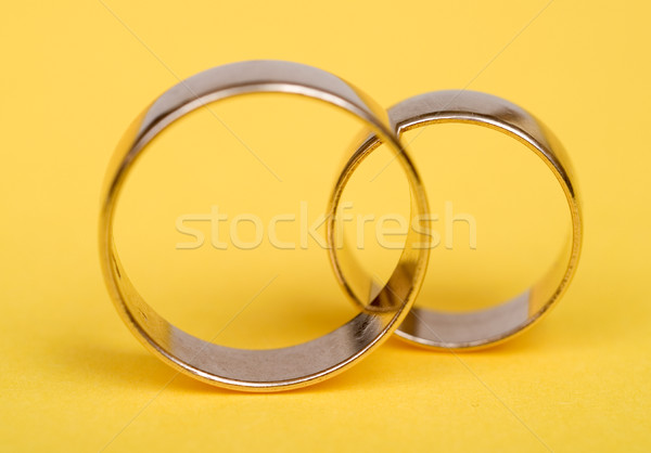 Trauringe Gold gelb Licht Kette Ring Stock foto © pixelman