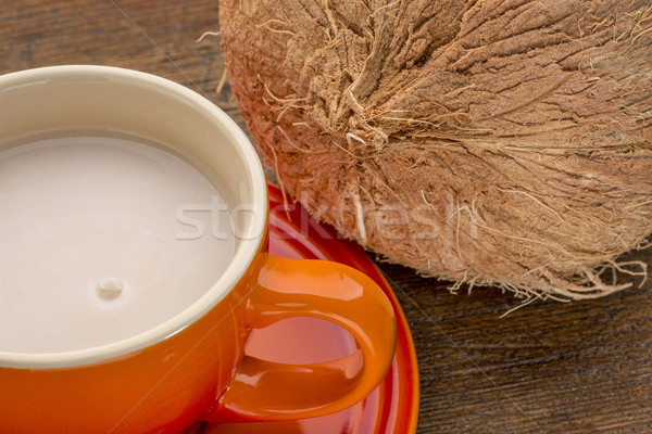 Kubek mleko kokosowe Kokosowe drewna pomarańczowy Zdjęcia stock © PixelsAway