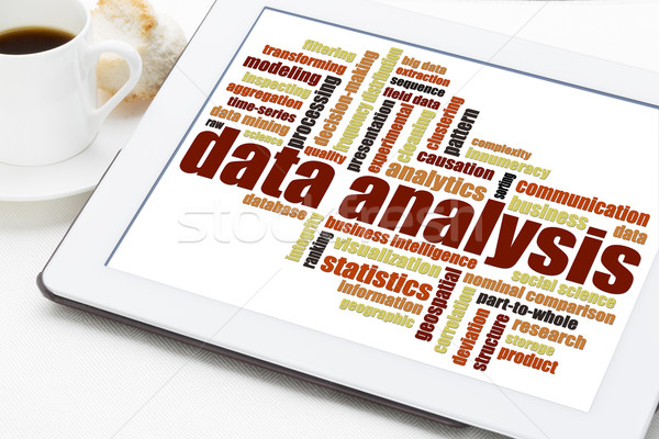 Datos análisis nube de palabras tableta digital taza Foto stock © PixelsAway