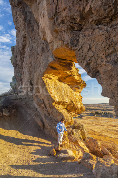 Wandelaar ruggegraat mannelijke naar sleutelgat Open Stockfoto © PixelsAway