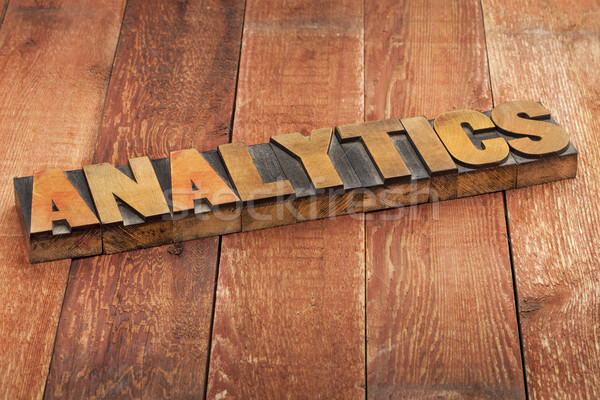 Google analytics cuvant tipografie epocă lemn Imagine de stoc © PixelsAway