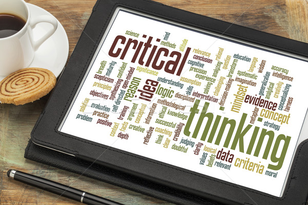 Kritikus gondolkodik szófelhő digitális tabletta csésze Stock fotó © PixelsAway