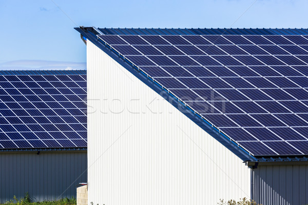 Fotovoltaice panouri solare agricol mare cer construcţie Imagine de stoc © pixinoo