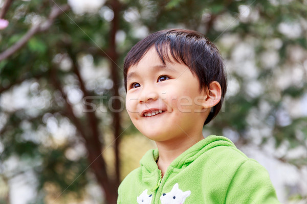 Enfants expressions adorable fille sourires bois Photo stock © pngstudio