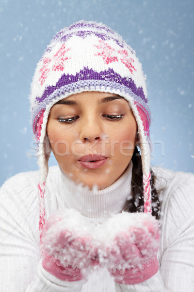 Stockfoto: Sneeuw · afbeelding · mooie · vrouw · roze · handschoenen