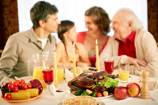 Feestelijkheid afbeelding feestelijk tabel familie appel Stockfoto © pressmaster