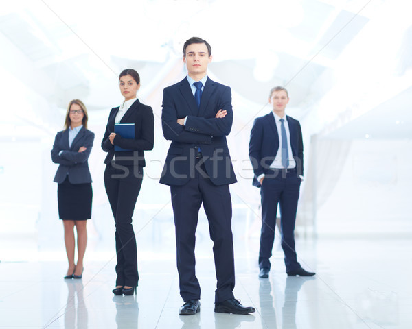 Líder equipo retrato jóvenes empresario mirando Foto stock © pressmaster