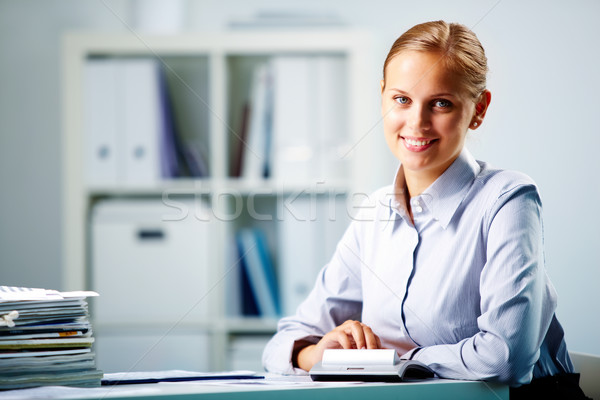 De succes contabil portret tineri fericit femeie de afaceri Imagine de stoc © pressmaster