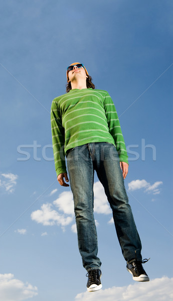 Zdjęcia stock: Latać · portret · człowiek · skok · wzwyż · jasne · Błękitne · niebo